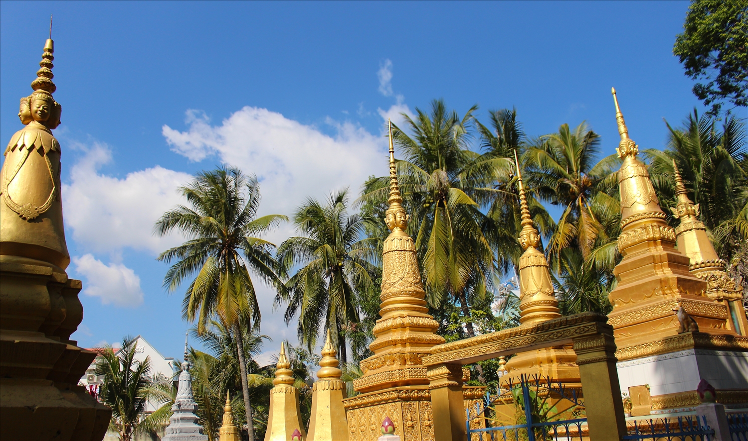5 1 Thần bốn mặt Bayon tại chùa Xvayton